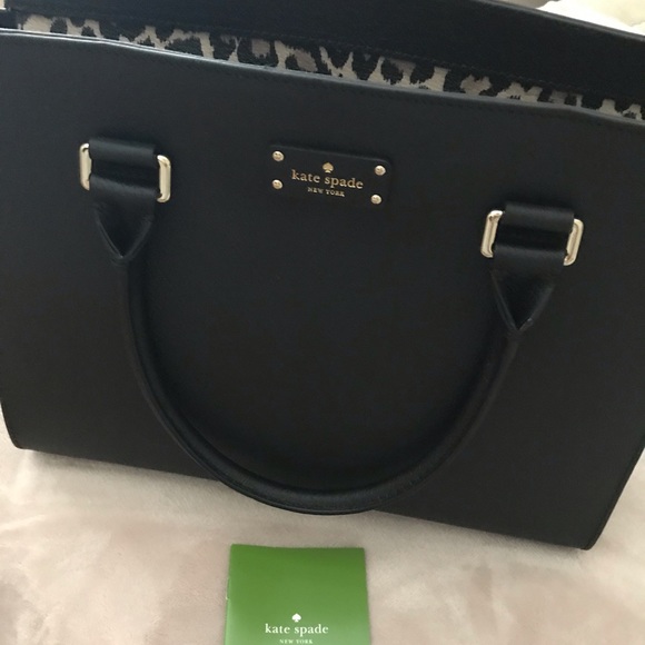kate spade Handbags - Kate Spade new without tag leather bag.